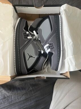 Nike Air Jordan 1 Flight Mid Men’s Size 7 Gray Black White | New w/ Box